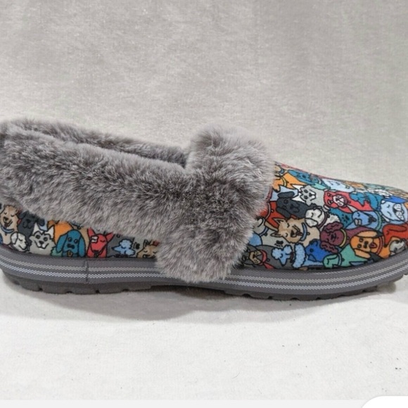Bobs from Skechers Memory Foam Multicolor Dog Print Slippers with Gray Fur. - Picture 4 of 8